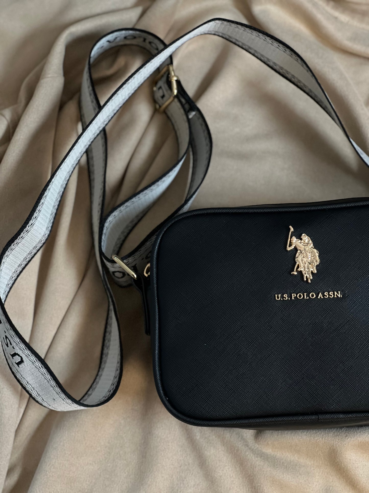 Mensajera Polo ASSN - Negra